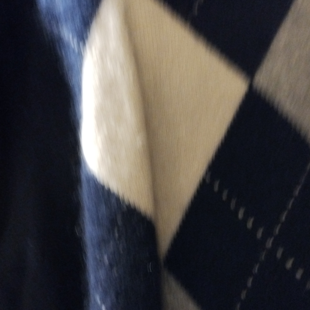 Grayson And Dunn Cashmere Argyle Sweater - Picture 5 of 7